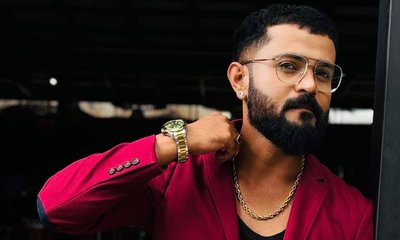 ರೆಡ್‌ ಬ್ಲೇಜರ್‌ನಲ್ಲಿ ಕಿರುತೆರೆ ನಟ ರಾಮ್‌ ಪವನ್‌ ಶೇಟ್‌ ಮಾನ್ಸೂನ್‌ ಲುಕ್‌