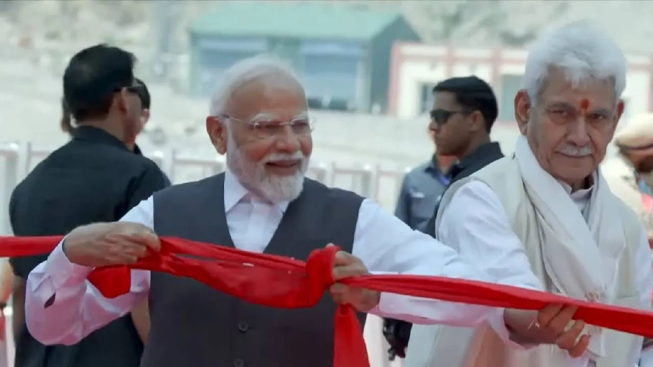 Chenab Rail Bridge: ಐಫೆಲ್ ಟವರ್‌ಗಿಂತ ಎತ್ತರ, ಭೂಕಂಪಕ್ಕೂ ಜಗ್ಗಲ್ಲ; ಮೋದಿ ಉದ್ಘಾಟಿಸಿದ ಚಿನಾಬ್‌ ಸೇತುವೆಯ ವೈಶಿಷ್ಟ್ಯ ಹಲವು - Image 1
