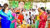 ಚೆನ್ನಮ್ಮ ಉತ್ತರ ಕ್ರಿಯಾದಿ ಕಾರ್ಯ; ಸಮಾಧಿಗೆ ದೇವೇಗೌಡರ ಕುಟುಂಬದಿಂದ ಪೂಜೆ
