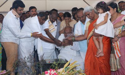 ಚೆನ್ನಮ್ಮನವರ ಸಮಾಧಿಗೆ ಹಾಲು- ತುಪ್ಪ ಸಮರ್ಪಣೆ
