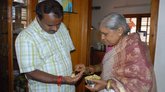 ತಾಯಿ ಜತೆಗಿನ ಹಳೆಯ ಫೋಟೊಗಳನ್ನು ಹಂಚಿಕೊಂಡ ಕುಮಾರಸ್ವಾಮಿ