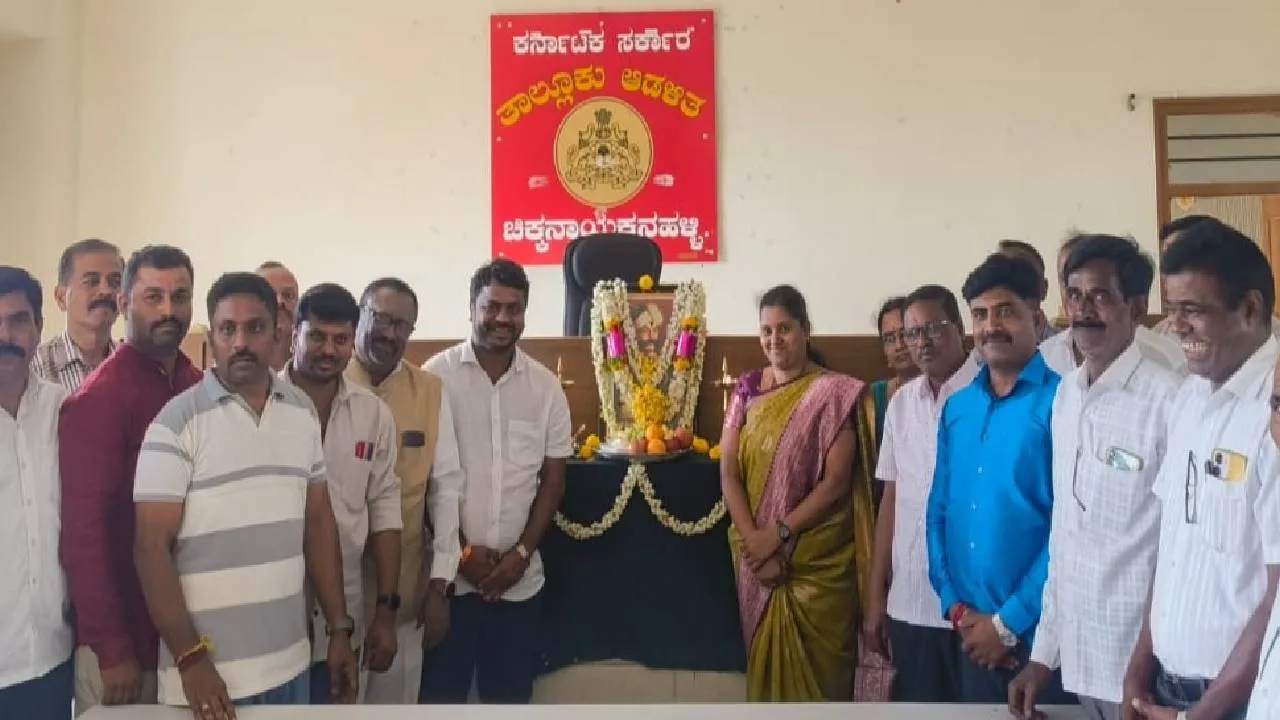 Kempegowda Jayanti: ನಾಡು, ನಗರಗಳ ನಿರ್ಮಾಣದಲ್ಲಿ ನಾಡಪ್ರಭು ಕೆಂಪೇಗೌಡರ ದೂರದರ್ಶಿತ್ವ ಅಪ್ರತಿಮ: ತಹಸೀಲ್ದಾರ್ ಮಮತಾ