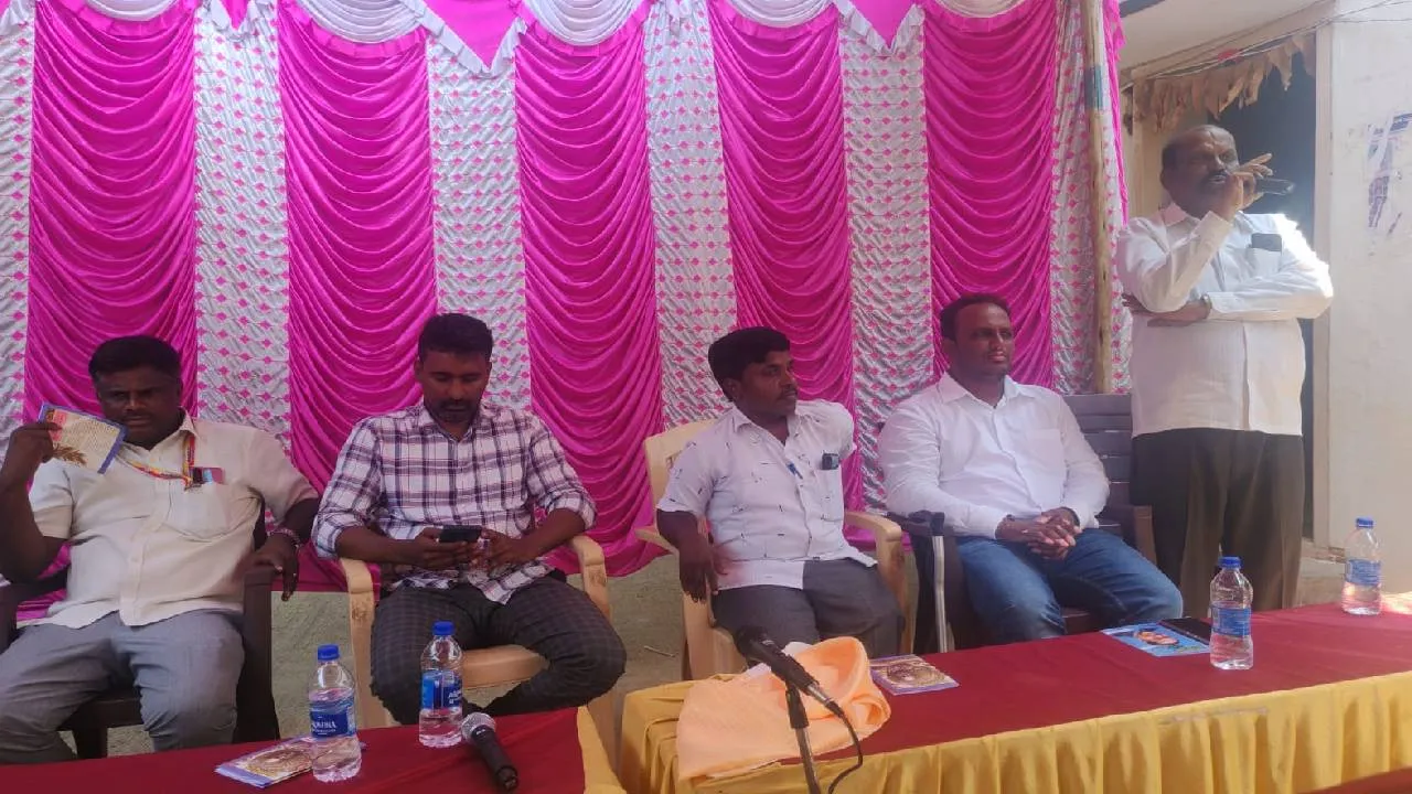 ಚಿಕ್ಕನಾಯಕನಹಳ್ಳಿಯ ಬೆಸ್ಕಾಂ ಕಚೇರಿಯಲ್ಲಿ ಅಂಬೇಡ್ಕರ್ ಜಯಂತಿ ಆಚರಣೆ