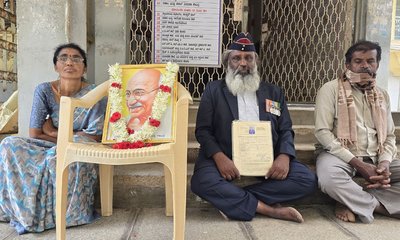 ಜಮೀನಿಗಾಗಿ ಉಪವಾಸ ಸತ್ಯಾಗ್ರಹ ಕುಳಿತ ಮಾಜಿ ಸೈನಿಕ
