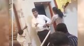 2ನೇ ಮದುವೆಯಾಗುತ್ತಿದ್ದ ಪತಿಗೆ ಮಂಟಪದಲ್ಲೇ ಚಪ್ಪಲಿಯಿಂದ ಬಾರಿಸಿದ ಪತ್ನಿ!