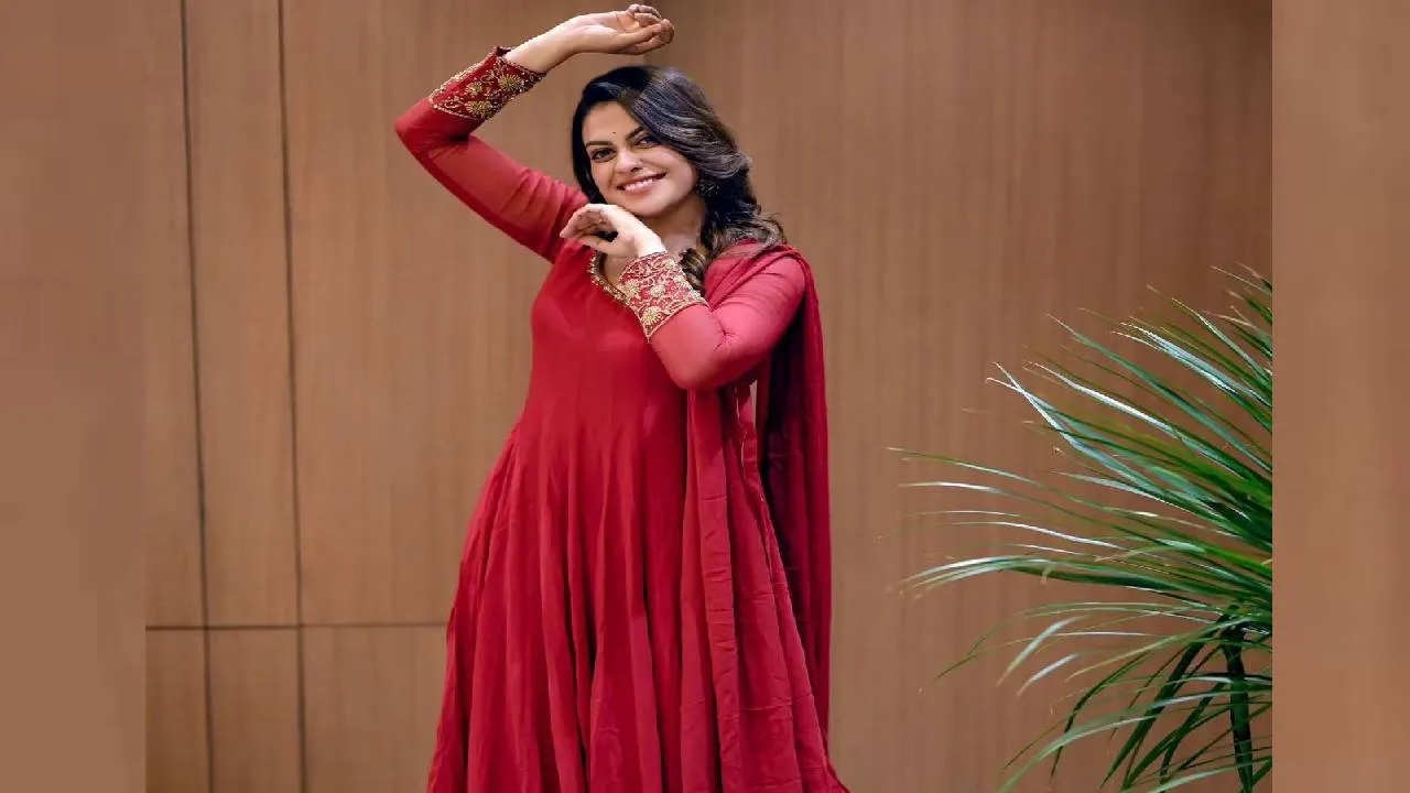 Season Fashion 2026: ಮರಳಿ ಬಂತು ಜಾರ್ಜೆಟ್‌ ಅನಾರ್ಕಲಿ ಚೂಡಿದಾರ್ ಫ್ಯಾಷನ್‌ - Image 2