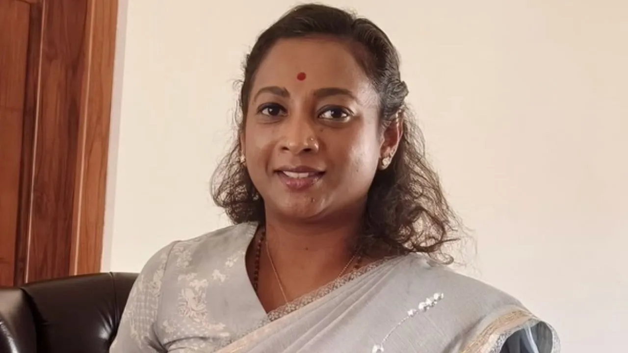 ನಯನಾ ಮೋಟಮ್ಮಗೆ ಅಶ್ಲೀಲ ಕಮೆಂಟ್‌ ಮಾಡಿದವ ಅರೆಸ್ಟ್‌; ಬಟ್ಟೆ ಬಗ್ಗೆ ಮಾತನಾಡಿದ್ದಕ್ಕೆ ಶಾಸಕಿ ಕಿಡಿ