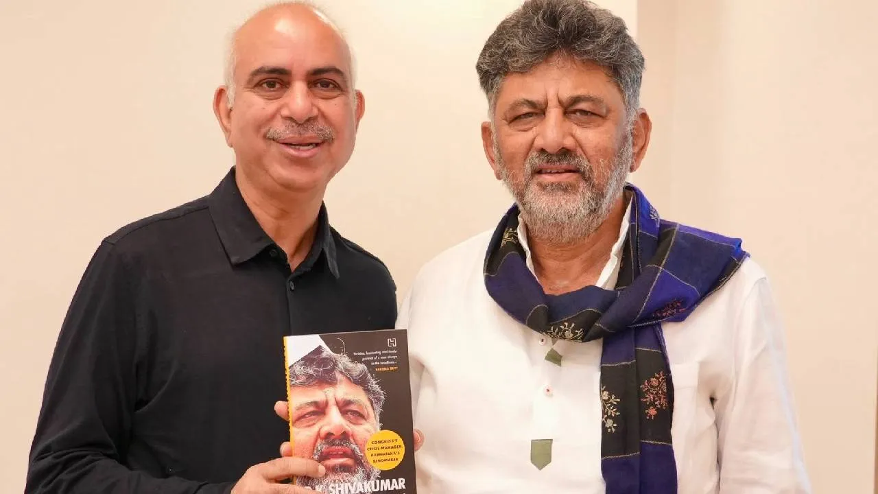 'ನನ್ನ ಪ್ರತಿಯೊಂದು ಮೈಲುಗಲ್ಲು ಜನತೆಯ ನಂಬಿಕೆಗೆ ಸಾಕ್ಷಿ'; ಜೀವನ ಚರಿತ್ರೆ ಕಂಡು ಭಾವುಕರಾದ ಡಿ.ಕೆ. ಶಿವಕುಮಾರ್