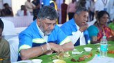 ಪೌರಕಾರ್ಮಿಕ ಸಮವಸ್ತ್ರದಲ್ಲಿ ಸಿಎಂ ಡಿಕೆಶಿ; ಇದರ ಹಿಂದಿದೆ ಕಹಿ ಘಟನೆ!