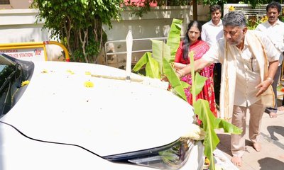 ಸದಾಶಿವನಗರದ ನಿವಾಸದಲ್ಲಿ ಆಯುಧ ಪೂಜೆ ನೆರವೇರಿಸಿದ ಸಿಎಂ