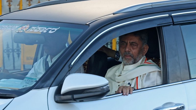 DK Shivakumar (40)