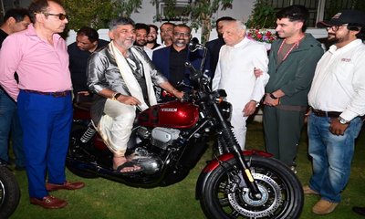 ಬರ್ತ್‌ಡೇ ಗಿಫ್ಟ್; ಡಿಕೆಶಿ ಕಲೆಕ್ಷನ್‌ ಸೇರಿತು 'ಯೆಜ್ಡಿ ರೋಡ್‌ಸ್ಟರ್'