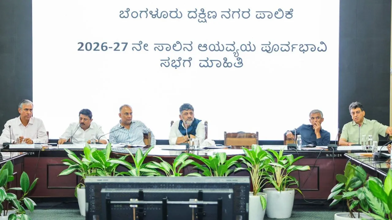 ಬೆಂಗಳೂರಿನ ರಸ್ತೆಗಳಲ್ಲಿ ಬೀದಿ ವ್ಯಾಪಾರಕ್ಕಿಲ್ಲ ಅವಕಾಶ, ರೋಡ್‌ ಸೈಡ್‌ ಹಳೆ ವಾಹನ ನಿಲ್ಲಿಸಿದ್ರೆ ಡಂಪ್: ಡಿಕೆಶಿ