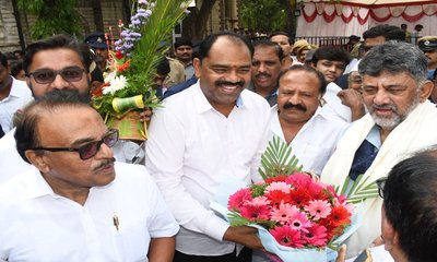 ಕೃಷಿ ಸಾಲ ಮನ್ನಾ, ಎಕರೆಗೆ 50 ಸಾವಿರ ಪರಿಹಾರಕ್ಕೆ ಆಗ್ರಹ