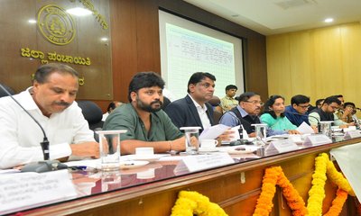 "ರೈತರ ನೆರವಿಗೆ ಬೆಳೆ ವಿಮೆ ಕಡ್ಡಾಯ; ನಿರ್ಲಕ್ಷ್ಯ ಸಹಿಸುವುದಿಲ್ಲ"