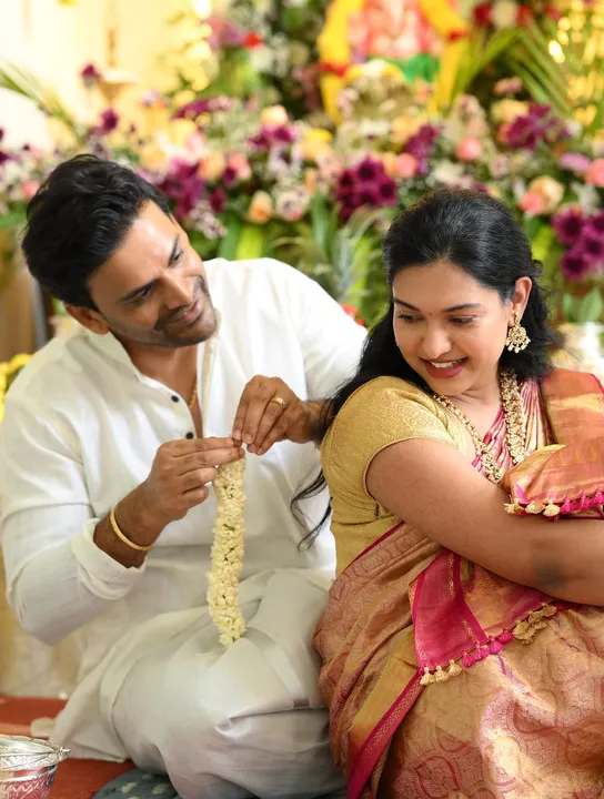 Photos: ಕರ್ನಾಟಕ ನಕ್ಷೆಯ ಡಾಲರ್‌ನಲ್ಲಿ ಮಿಂಚಿದ ʻಡಾಲಿʼ ಮಗನ ಹೆಸರು; ನಟ ಧನಂಜಯ್ ಪುತ್ರನಿಗೆ ಇಮ್ಮಡಿ ಪುಲಕೇಶಿ ನಂಟು! - Image 3