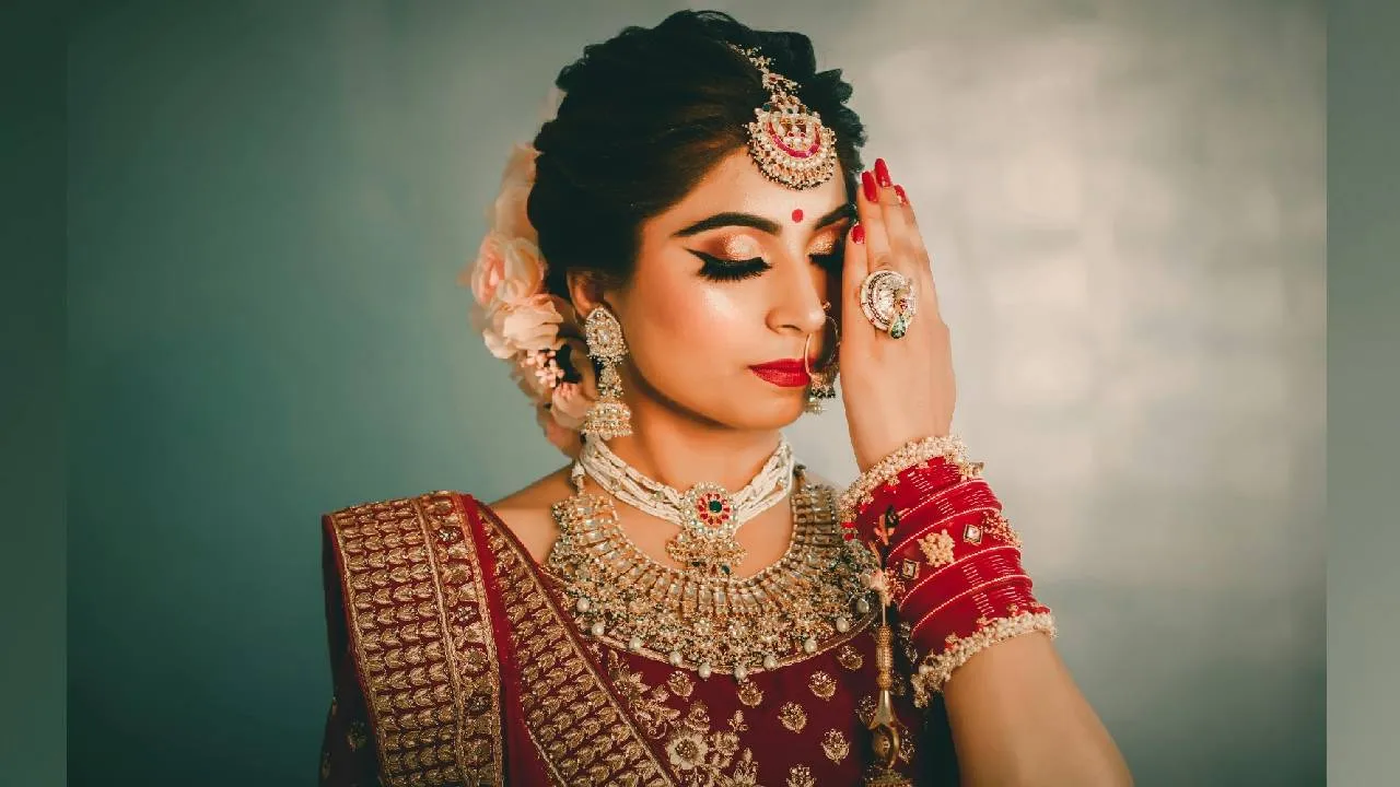 Dasara Fashion 2025: ದಸರಾ ಹಬ್ಬದ ಟ್ರೆಡಿಷನಲ್ ಲುಕ್‌ಗೆ ಇಲ್ಲಿದೆ ಒಂದಿಷ್ಟು ಐಡಿಯಾ - Image 2