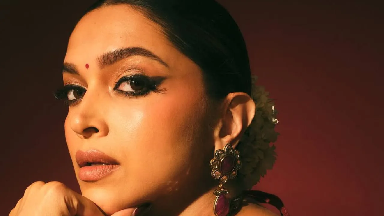 Deepika Padukone: ಪ್ರಭಾಸ್ ಜೊತೆ ನಟಿಸಲು‌ ಭಾರಿ ಮೊತ್ತದ ಸಂಭಾವನೆ ಪಡೆದ ಬಾಲಿವುಡ್ ನಟಿ ದೀಪಿಕಾ ಪಡುಕೋಣೆ - Image 2