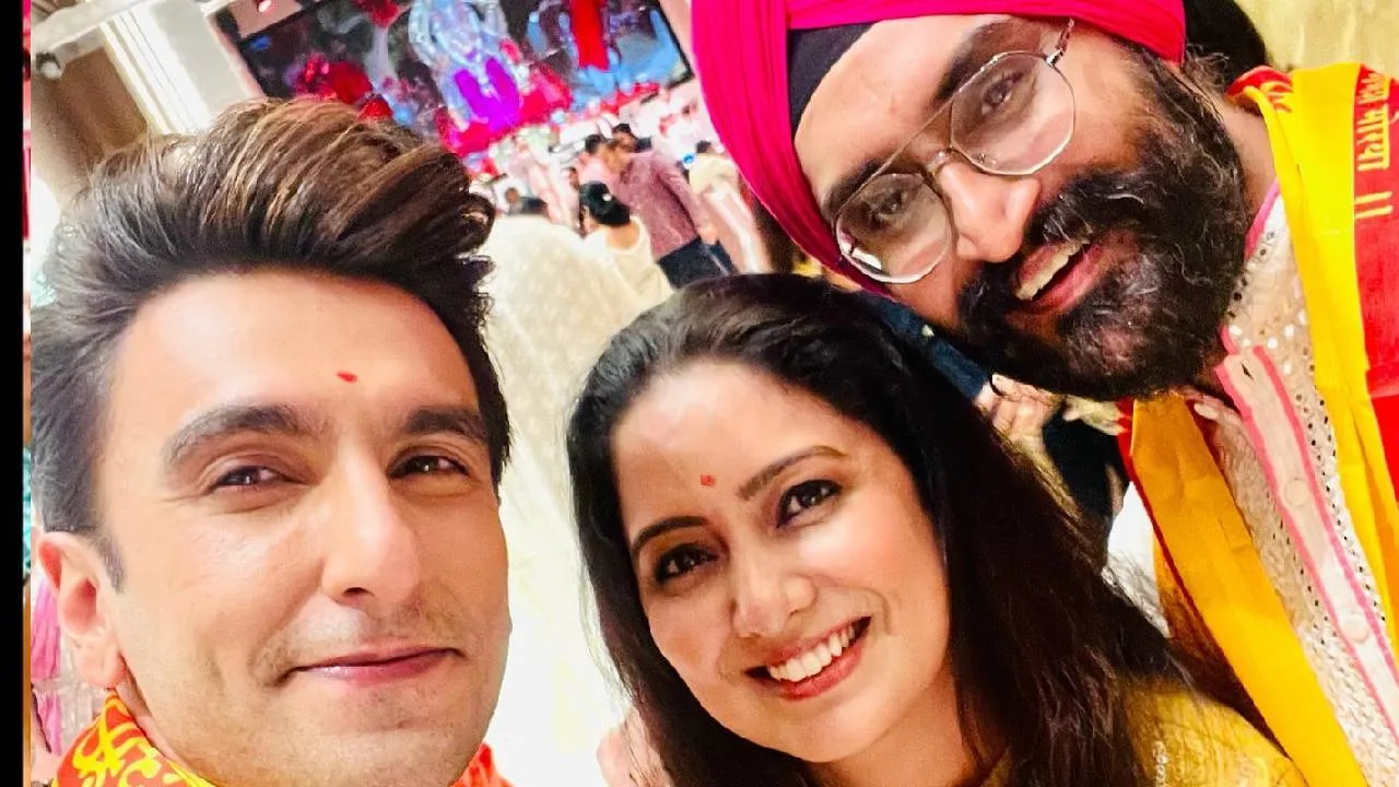 Ranveer Singh and Deepika: ಅಂಬಾನಿ ಕುಟುಂಬದ ಅದ್ಧೂರಿ ಗಣೇಶೋತ್ಸವದಲ್ಲಿ ನಟ ರಣವೀರ್ ಸಿಂಗ್ - ದೀಪಿಕಾ - Image 3