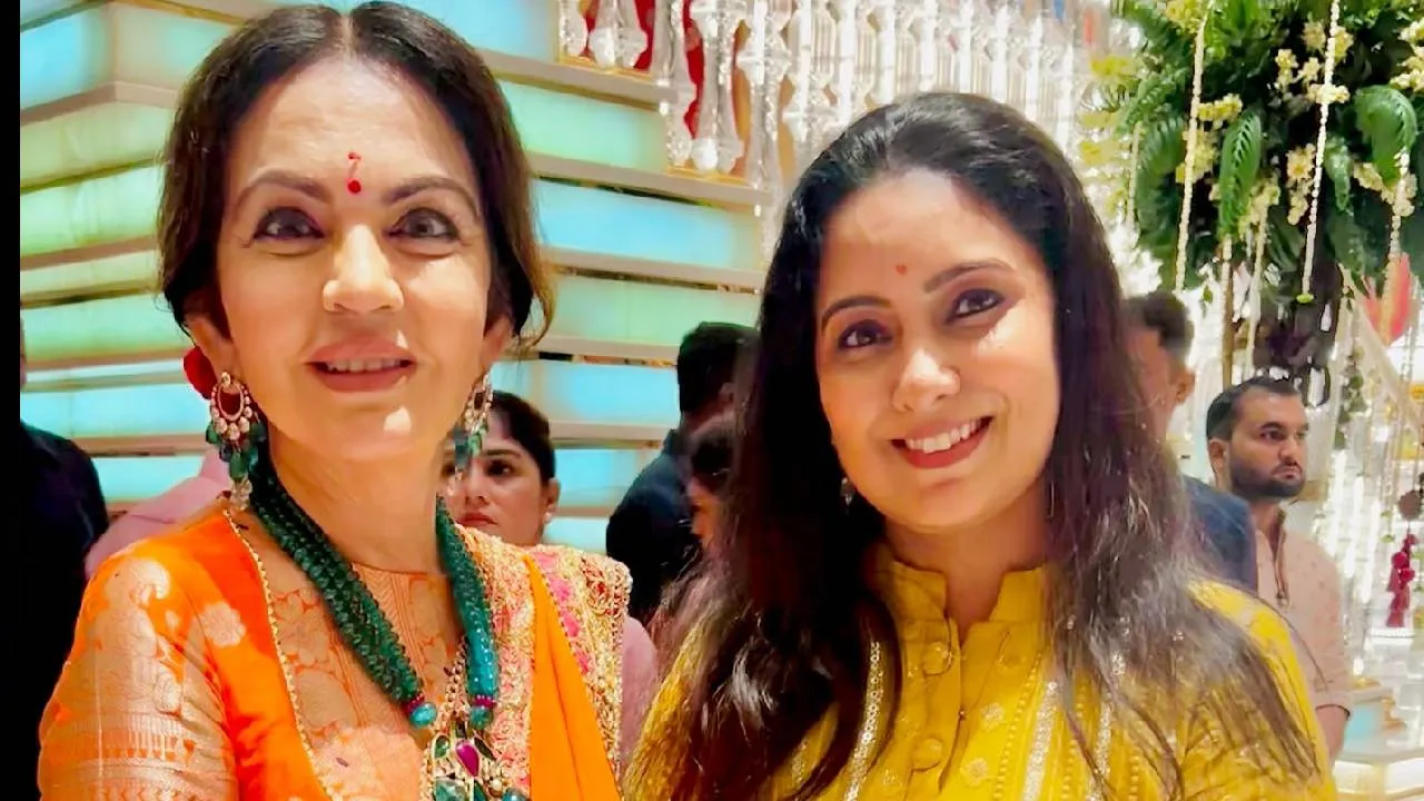 Ranveer Singh and Deepika: ಅಂಬಾನಿ ಕುಟುಂಬದ ಅದ್ಧೂರಿ ಗಣೇಶೋತ್ಸವದಲ್ಲಿ ನಟ ರಣವೀರ್ ಸಿಂಗ್ - ದೀಪಿಕಾ - Image 4