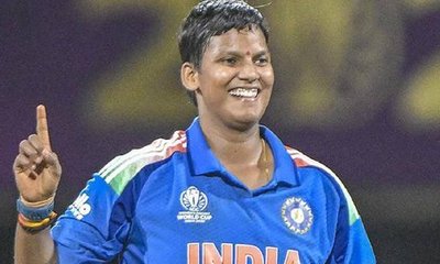 ಜೂಲನ್ ಗೋಸ್ವಾಮಿಯ ವಿಶ್ವ ದಾಖಲೆ ಸರಿಗಟ್ಟಿದ ದೀಪ್ತಿ ಶರ್ಮಾ