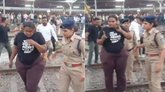 ದೆಹಲಿ ಪ್ರತಿಭಟನೆ: ಪೊಲೀಸರ ವಿರುದ್ಧ ಎಫ್‌ಐಆರ್ ದಾಖಲಿಸುತ್ತೇನೆ ಎಂದ ಮಹಿಳೆ!