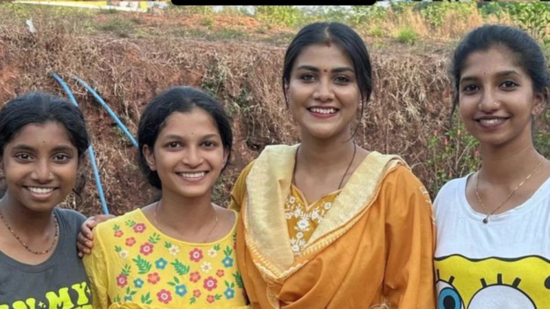 Dhanraj Achar and Gauthami Jadav (2)