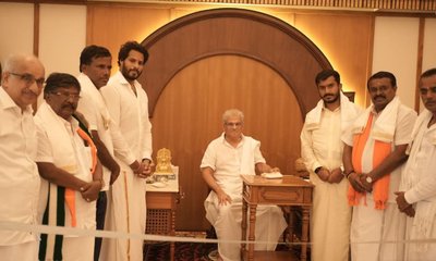 ಧರ್ಮಸ್ಥಳದಲ್ಲಿ ಡಾ.ವೀರೇಂದ್ರ ಹೆಗ್ಗಡೆ ಭೇಟಿಯಾದ ನಿಖಿಲ್‌ ಕುಮಾರಸ್ವಾಮಿ
