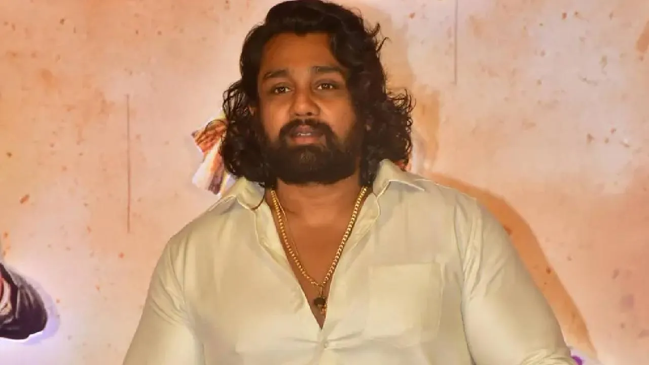 Dhruva Sarja: ಹುಟ್ಟುಹಬ್ಬದ ಸಂಭ್ರಮದಲ್ಲಿ ಧ್ರುವ ಸರ್ಜಾ: ಆ್ಯಕ್ಷನ್ ಪ್ರಿನ್ಸ್ ಸಿನಿ ಜರ್ನಿ ಬಗ್ಗೆ ಇಂಟ್ರಸ್ಟಿಂಗ್ ವಿಚಾರ ಇಲ್ಲಿದೆ - Image 2