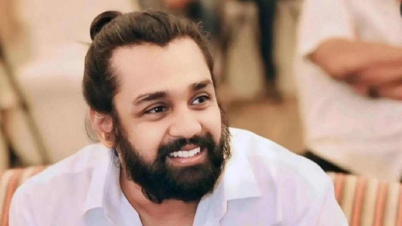 Dhruva Sarja: ಹುಟ್ಟುಹಬ್ಬದ ಸಂಭ್ರಮದಲ್ಲಿ ಧ್ರುವ ಸರ್ಜಾ: ಆ್ಯಕ್ಷನ್ ಪ್ರಿನ್ಸ್ ಸಿನಿ ಜರ್ನಿ ಬಗ್ಗೆ ಇಂಟ್ರಸ್ಟಿಂಗ್ ವಿಚಾರ ಇಲ್ಲಿದೆ - Image 7