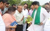 ಜೇವರ್ಗಿ–ಯಡ್ರಾಮಿಯಲ್ಲಿ ಬೆಳೆಹಾನಿ ಪರಿಶೀಲಿಸಿದ ಸಚಿವ ಡಾ. ಅಜಯ್ ಸಿಂಗ್