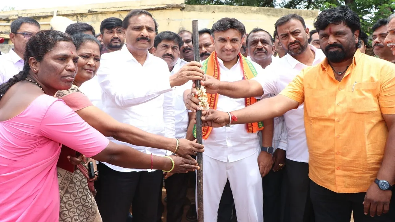 Gauribidanur News: 65 ಲಕ್ಷ ವೆಚ್ಚದ ಆಯುಷ್ಮಾನ್ ಆರೋಗ್ಯ ಕೇಂದ್ರಕ್ಕೆ ಭೂಮಿಪೂಜೆ