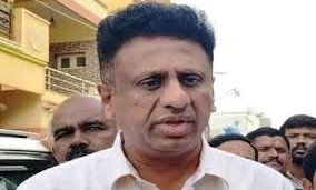 ವಿದ್ಯೆ ಕಲಿಸಿದ ಗುರು ಮತ್ತು ಜನ್ಮ ನೀಡಿದ ಪಾಲಕರನ್ನು ಎಂದಿಗೂ ಮರೆಯದಿರಿ