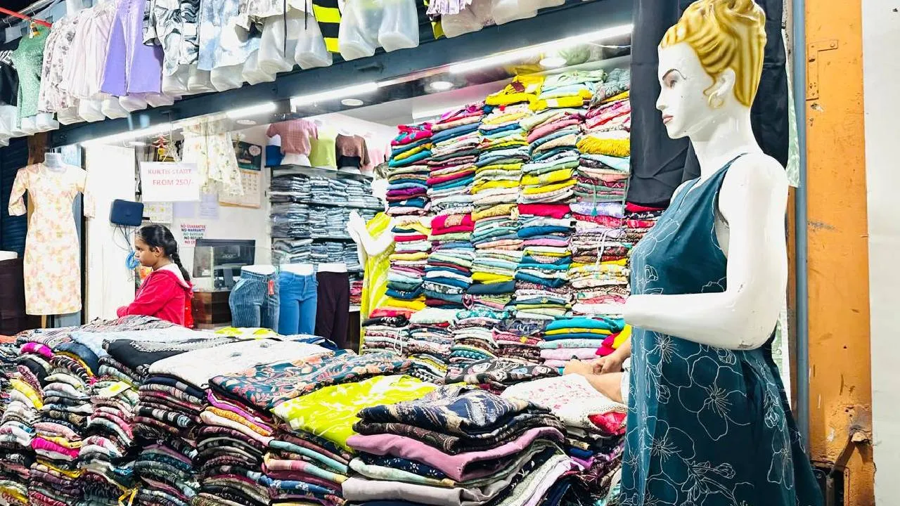 Ugadi-Ramzan Shopping 2026: ವೀಕೆಂಡ್‌ನಲ್ಲಿ ಯುಗಾದಿ-ರಂಜಾನ್ ಶಾಪಿಂಗ್ ಮೇನಿಯಾ - Image 1