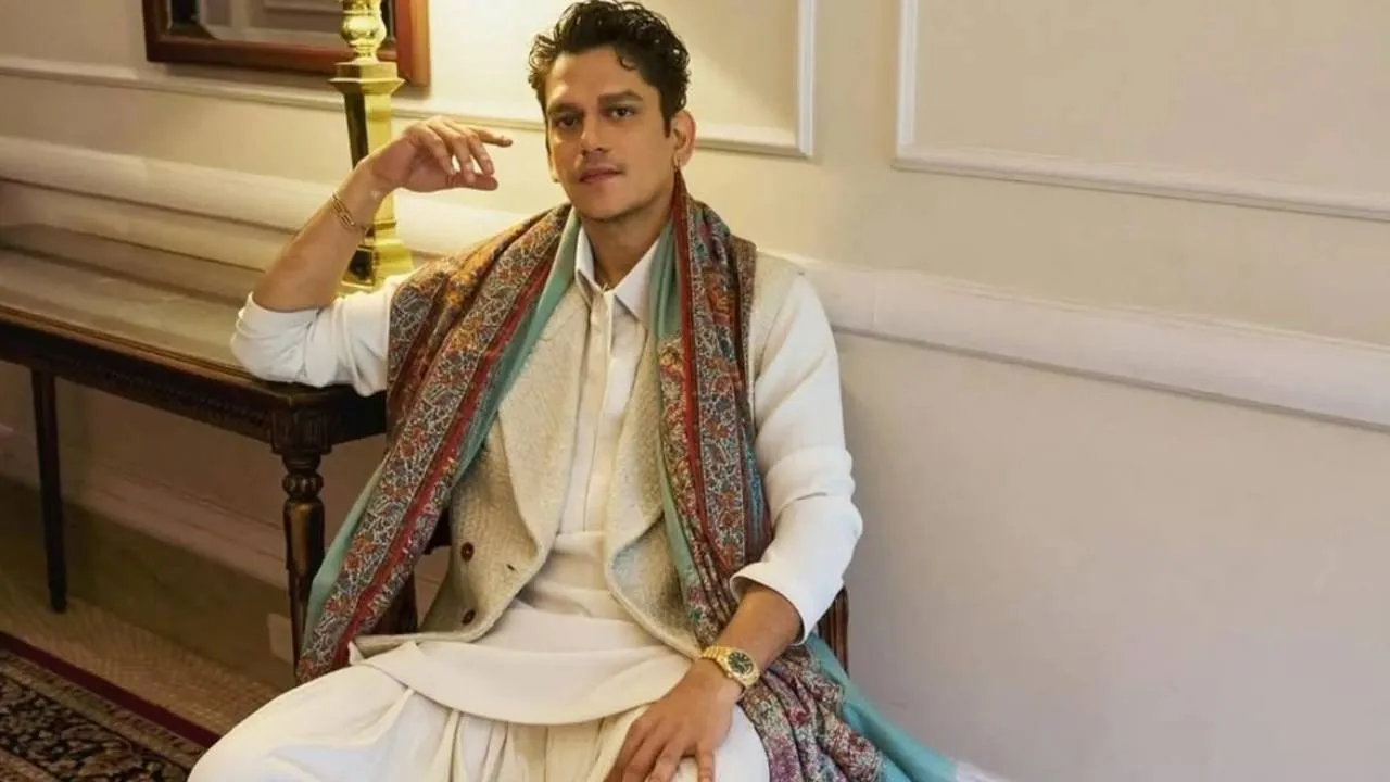 Star Fashion 2025: ವಿಂಟರ್‌ ಲುಕ್‌ಗಾಗಿ ಕಾಶ್ಮೀರಿ ಶಾಲನ್ನು ಹೊದ್ದುಕೊಂಡ ವಿಜಯ್‌ ವರ್ಮಾ - Image 3