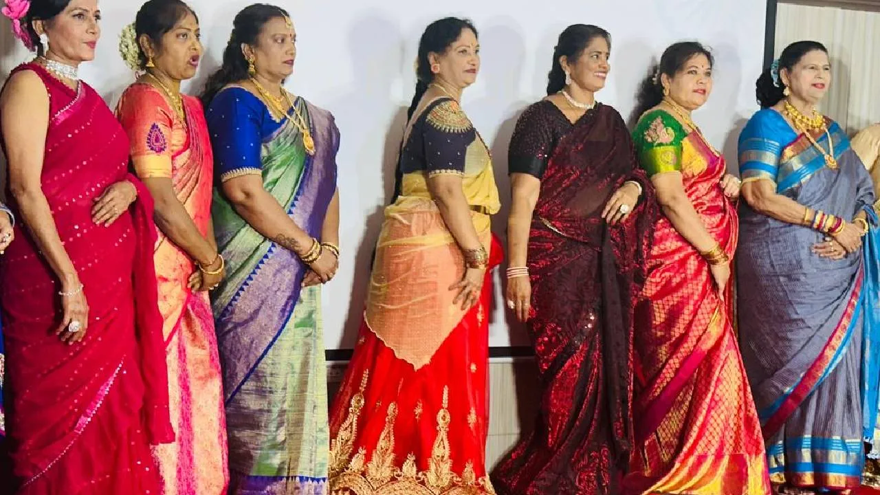 Fashion News 2025: ಆಜಾದಿ ಮಹೋತ್ಸವ್‌ನಲ್ಲಿ ರ‍್ಯಾಂಪ್‌ ವಾಕ್‌ ಮಾಡಿದ ಮಹಿಳಾಮಣಿಯರು - Image 2