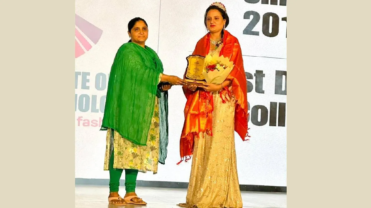 Fashion Show: ಡಿಸೈನರ್ಸ್ ಕ್ರಿಯೇಟಿವಿಟಿಗೆ ಸಾಕ್ಷಿಯಾದ ಸಿಇಎಸ್ ಕಾಲೇಜಿನ ಫ್ಯಾಷನ್ ಶೋ! - Image 5