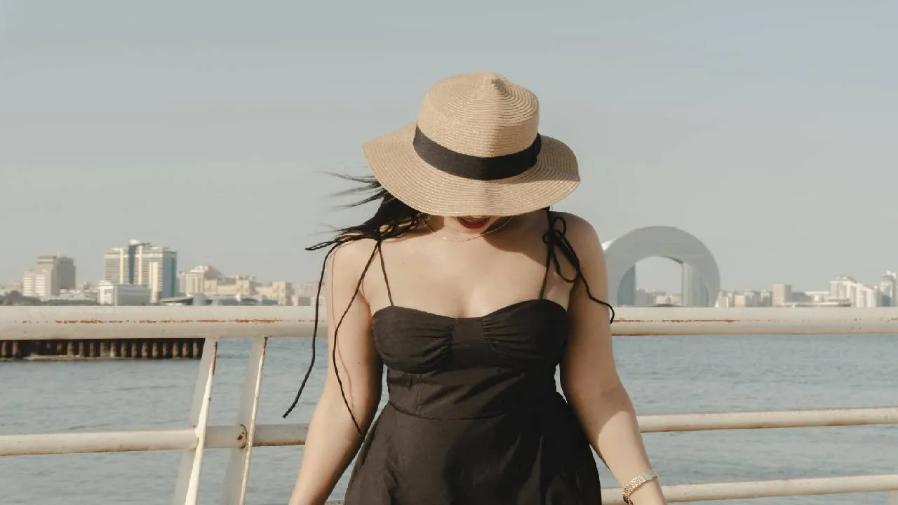 Summer Travel Fashion Tips 2026: ಸಮ್ಮರ್ ಟ್ರಾವೆಲ್ ಫ್ಯಾಷನ್ ಪ್ರಿಯರಿಗೆ ಇಲ್ಲಿವೆ 5 ಸ್ಟೈಲಿಂಗ್ ಟಿಪ್ಸ್ - Image 4