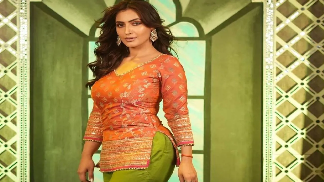 Season Fashion 2026: ಹೊಸ ರೂಪದಲ್ಲಿ ಮತ್ತೆ ಎಂಟ್ರಿ ಕೊಟ್ಟ ಗ್ರ್ಯಾಂಡ್ ಘರಾರ! - Image 1