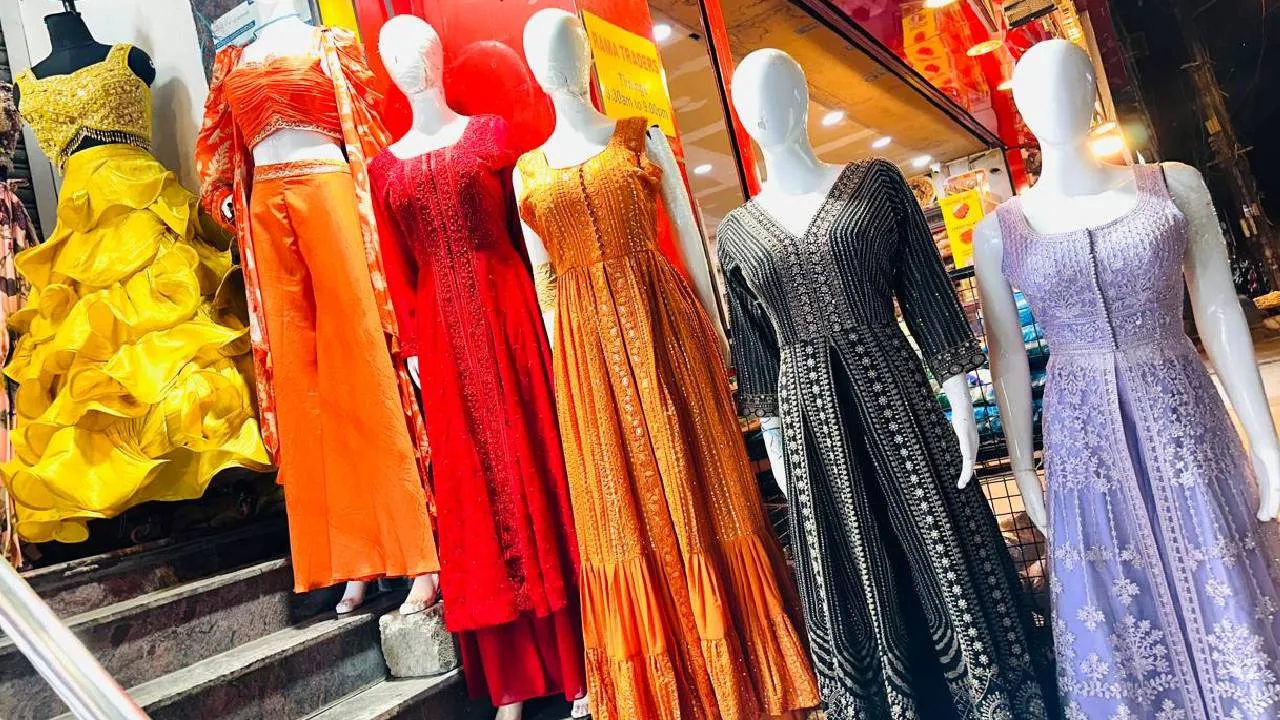 Festive Season Shopping 2025: ಶುರುವಾಯ್ತು ಗೌರಿ-ಗಣೇಶ ಹಬ್ಬದ ವೀಕೆಂಡ್ ಭರ್ಜರಿ ಶಾಪಿಂಗ್ - Image 2