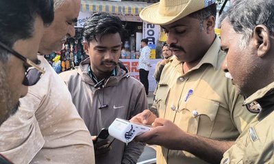 ಹೆಲ್ಮೆಟ್‌ ಧರಿಸದ ವಾಹನ ಸವಾರರಿಂದ ದಂಡ ವಸೂಲಿ