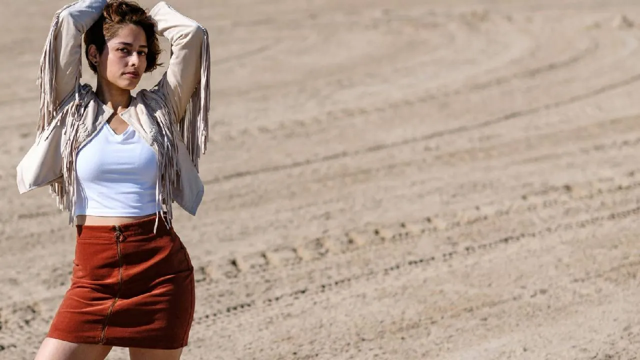 Winter Fashion 2026: ವಿಂಟರ್ ಫ್ಯಾಷನ್‌ನಲ್ಲಿ ಫ್ರಿಂಝ್ ಜಾಕೆಟ್ ಹಂಗಾಮ - Image 2