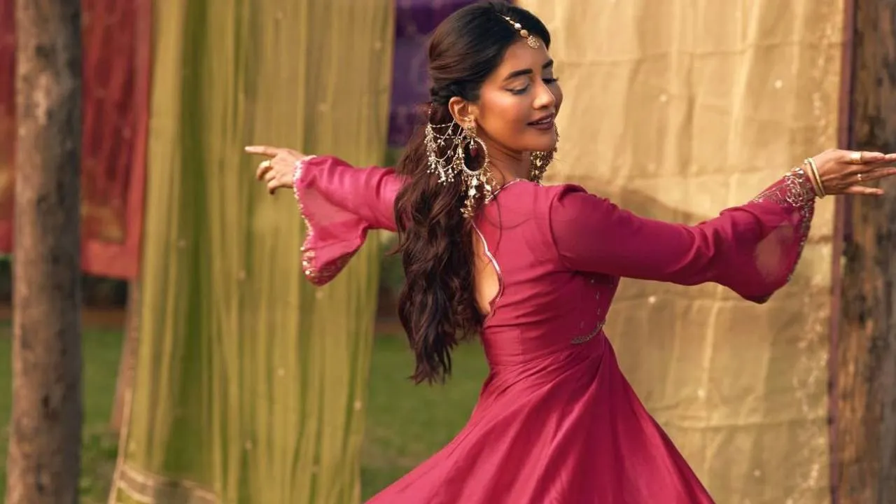 Star Fashion 2025: ಅನಾರ್ಕಲಿ ಸಲ್ವಾರ್‌ ಸೂಟ್‌ನಲ್ಲಿ ಕಾಣಿಸಿಕೊಂಡ ನಭಾ ನಟೇಶ್‌ - Image 5