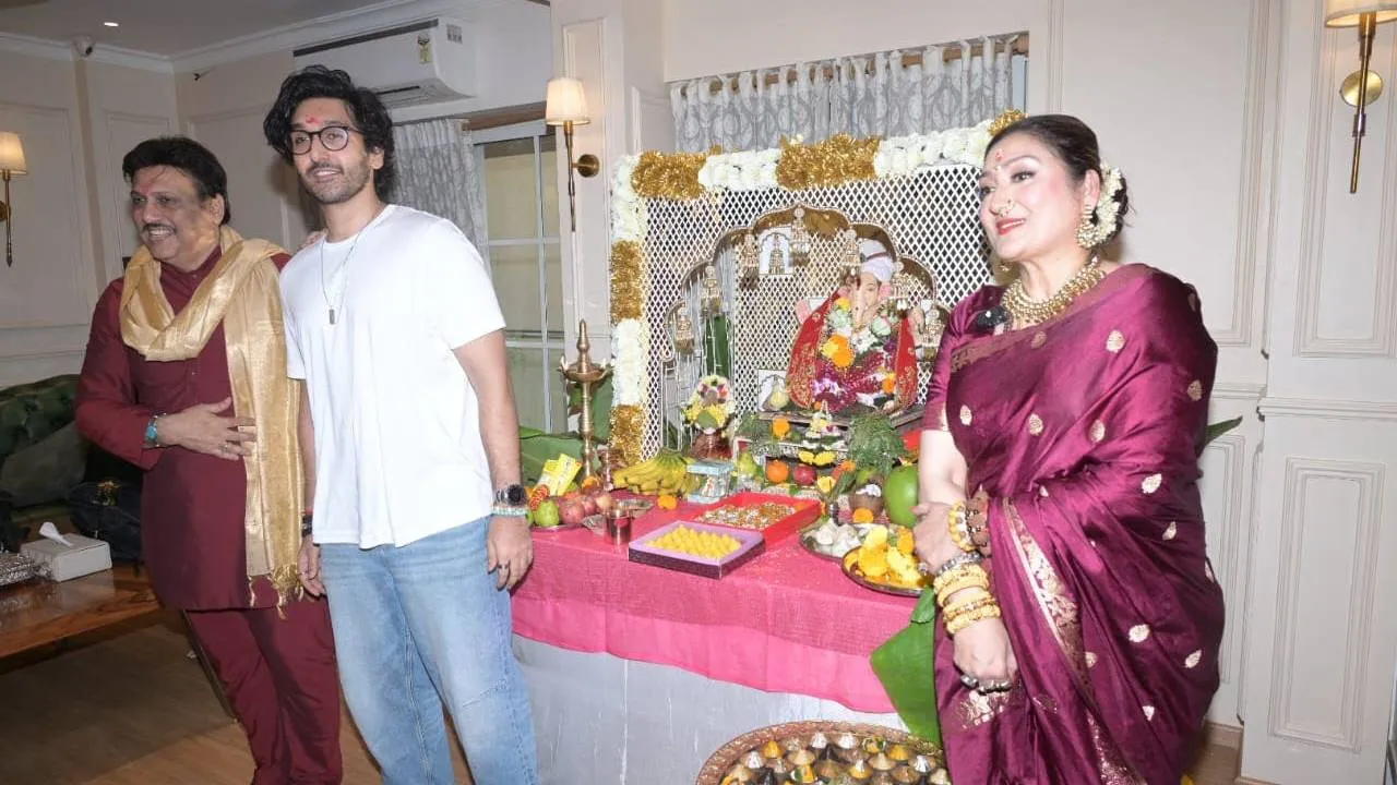 Ganesh Chathurthi 2025: ಬಾಲಿವುಡ್ ತಾರೆಯರ ಗಣೇಶ ಹಬ್ಬದ ಸಂಭ್ರಮ ಹೇಗಿತ್ತು? ಇಲ್ಲಿದೆ ಫೋಟೊ - Image 3