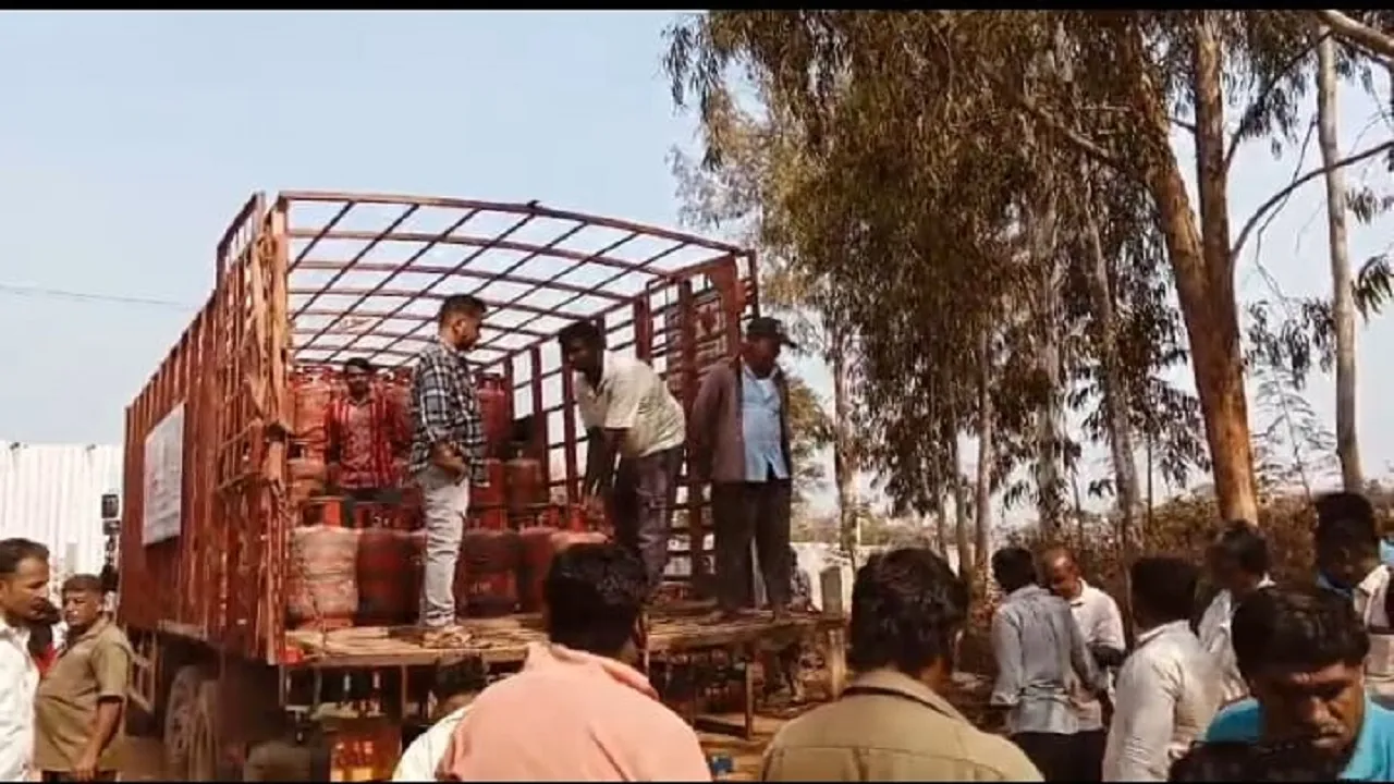 ಅಧಿಕಾರಿಗಳ ಮೌನ, ಪೊಲೀಸ್ ಇಲಾಖೆಯ ನಿರ್ಲಕ್ಷ್ಯ: ಗ್ಯಾಸ್ ವಿತರಣೆ ಗೊಂದಲಕ್ಕೆ ಉತ್ತರವೇ ಇಲ್ಲ