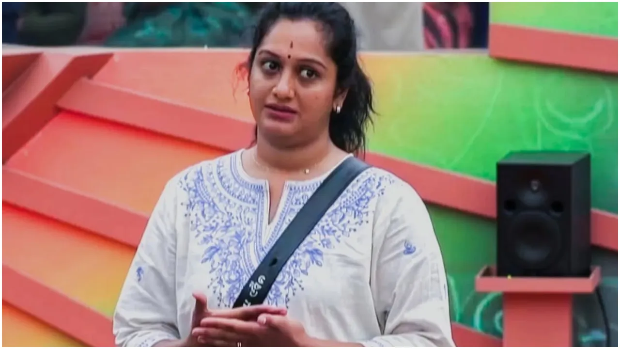 ‌Bigg Boss Kannada 12: ಗಿಲ್ಲಿ ನಟನಿಗೆ ಇನ್‌ಸ್ಟಾಗ್ರಾಮ್‌ನಲ್ಲಿ 1 ಮಿಲಿಯನ್‌ ಫಾಲೋವರ್ಸ್‌! ಮಿಕ್ಕ ಸ್ಪರ್ಧಿಗಳಿಗೆ ಎಷ್ಟಿದ್ದಾರೆ ಬೆಂಬಲಿಗರು? - Image 6
