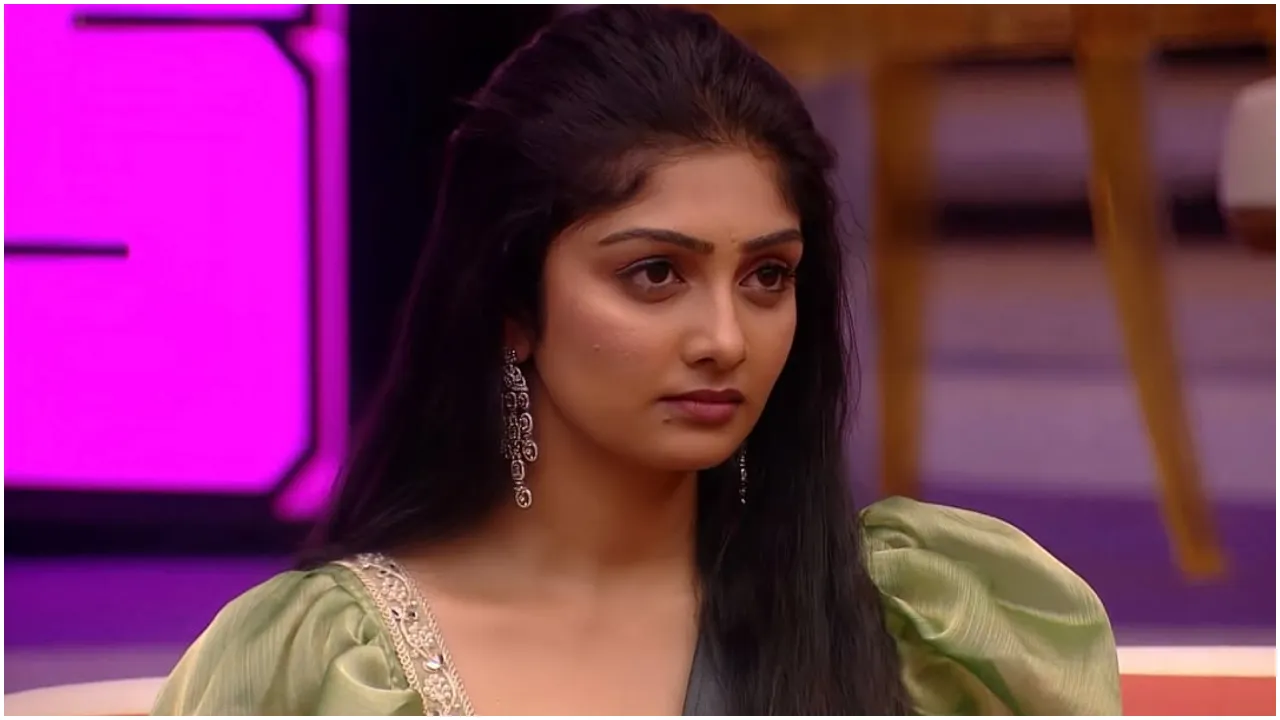 ‌Bigg Boss Kannada 12: ಗಿಲ್ಲಿ ನಟನಿಗೆ ಇನ್‌ಸ್ಟಾಗ್ರಾಮ್‌ನಲ್ಲಿ 1 ಮಿಲಿಯನ್‌ ಫಾಲೋವರ್ಸ್‌! ಮಿಕ್ಕ ಸ್ಪರ್ಧಿಗಳಿಗೆ ಎಷ್ಟಿದ್ದಾರೆ ಬೆಂಬಲಿಗರು? - Image 5