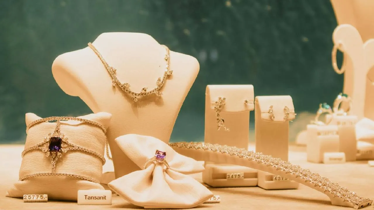 Akshaya Tritiya 2026: ಅಕ್ಷಯ ತೃತೀಯಾ ಸ್ವಾಗತಕ್ಕೆ ಜ್ಯುವೆಲರಿ ಲೋಕ ಸಜ್ಜು - Image 1