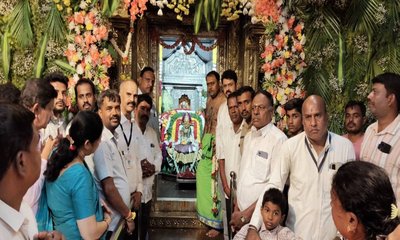 ಗೊರವನಹಳ್ಳಿ ಮಹಾಲಕ್ಷ್ಮಿಯ ದರ್ಶನಕ್ಕೆ ಆಗಮಿಸಿದ ಭಕ್ತಸಾಗರ