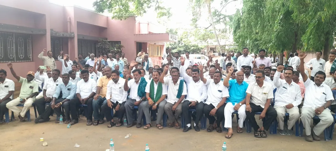 Gubbi News: ಲಿಂಕ್ ಕೆನಾಲ್ ಕಾಮಗಾರಿ ಮಾಡಲು ಬಿಡಲ್ಲ, ಯಾರು ಬರಲಿ ಬಿಡಲಿ ಹೋರಾಟಕ್ಕೆ ಸಿದ್ಧ ಎಂದ ರೈತರು..!!
